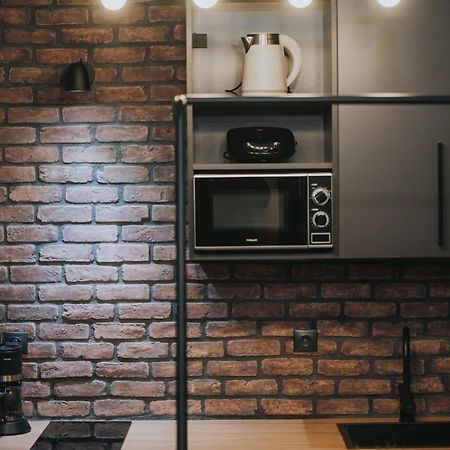 New Modern Ground Floor Apartment By The Sea Солун Екстериор снимка